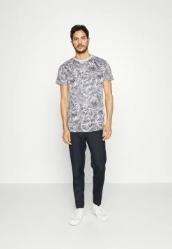 Indicode Jeans Palme - T-Shirts Med Print - Offwhite 9 Indicode Jeans Palme - T-Shirts Med Print - Offwhite -Indicode Jeans Salgsbutikk a7d78ba1b05a4db9948592f4e56a793e