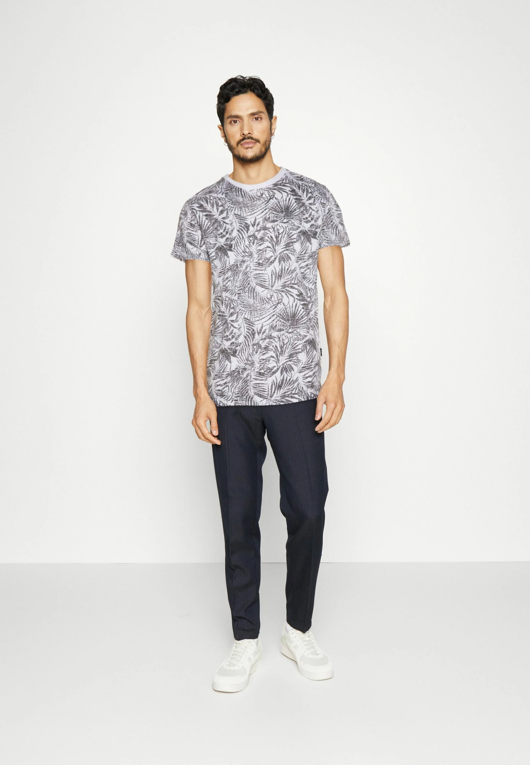 Indicode Jeans Palme - T-Shirts Med Print - Offwhite 4 Indicode Jeans Palme - T-Shirts Med Print - Offwhite - Bilde 2