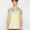 Indicode Jeans Palencia - T-Shirts Med Print - Pale Banana -Indicode Jeans Salgsbutikk e40a7ab08ad6456a8fcbf8d28425597e