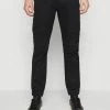 Indicode Jeans Javier - Cargobukse - Black 1 Indicode Jeans Javier - Cargobukse - Black -Indicode Jeans Salgsbutikk e9c05fd4768b427dbd643ce35c01e1cf